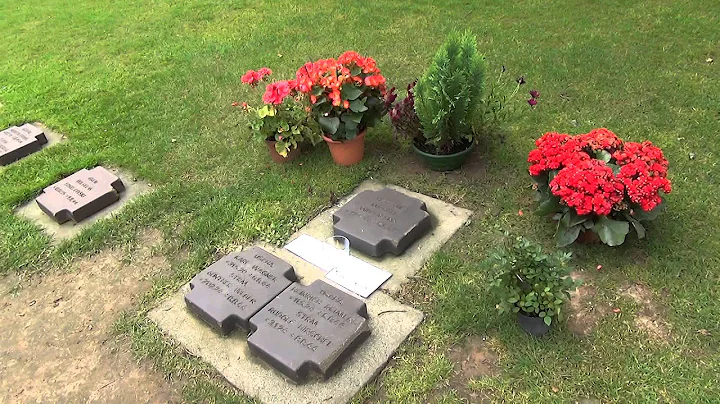 Soldatenfriedhof...  La Cambe: Michael Wittmann's ...