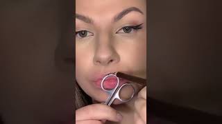 Lipliner with a baby✂️ #shorts #viral #makeup #makeuptutorial #makeuphacks #lips #lipshack