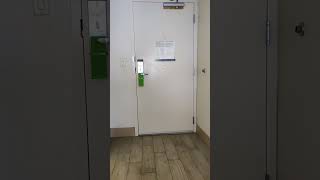 Hotel visit to accessible room. Not so assessable 😟(1)