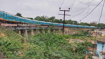 900+ Subscribers Special | Bandra-Jamnagar Humsafar with VaTvA WDM 3A 14097 enters Rajkot Junction