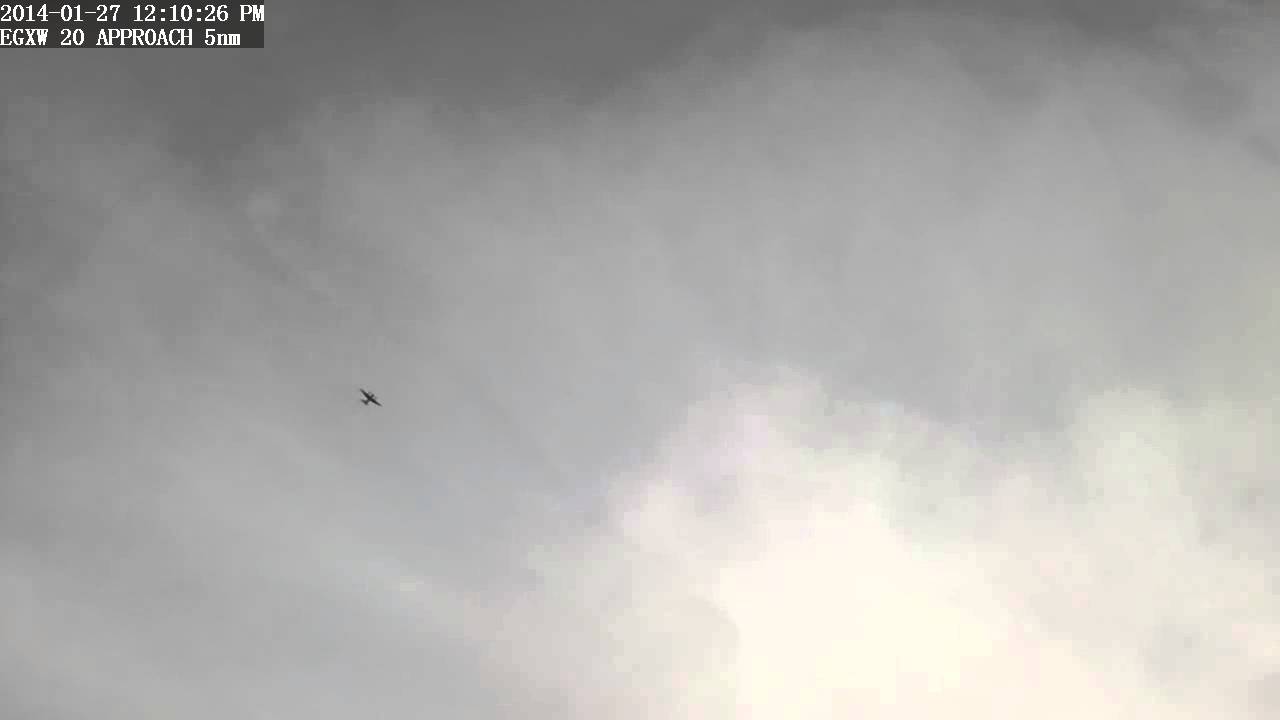 "SNAKE47" ZZ417 (Beech Shadow R1) on RAF Waddington Runway 20 Approach Cam 270114