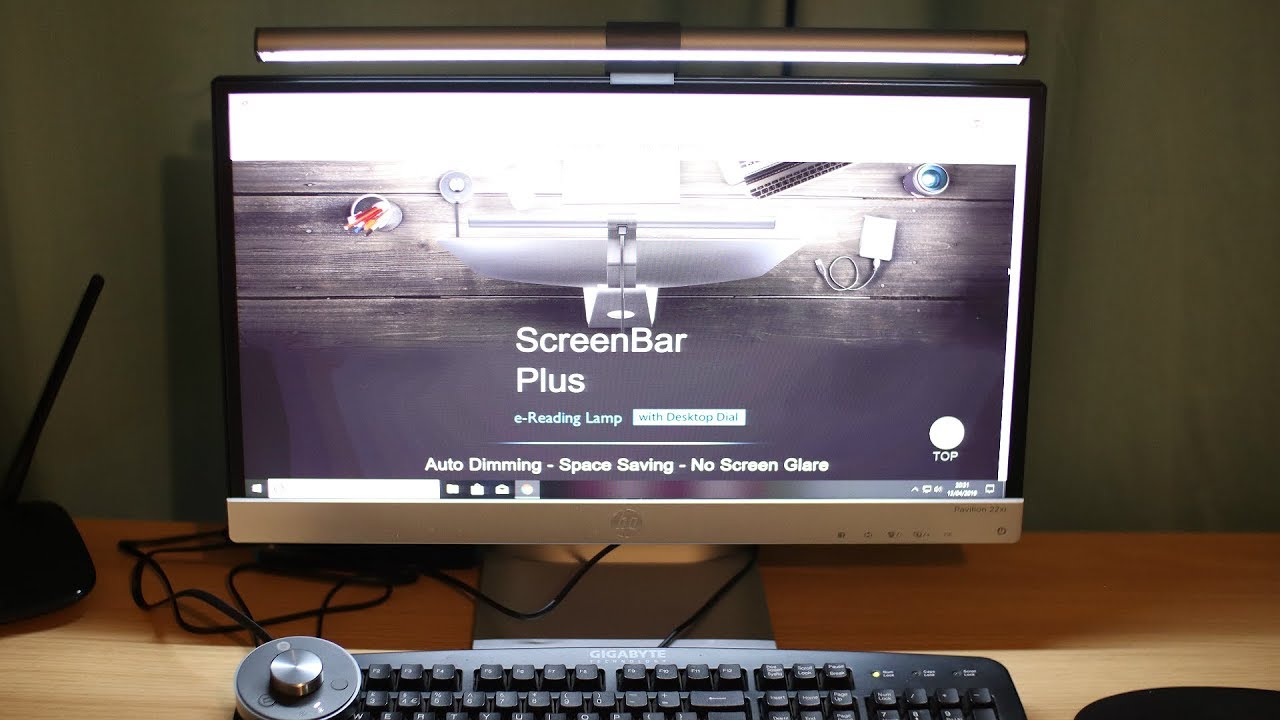 BenQ ScreenBar Plus e-reading lamp Review 