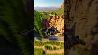 Incroyable saut en wingsuit à 4000m à plus de 347 kmh — Pierre Salmanz défie le drone le plus rapide