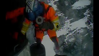 66 people rescued from ice floes on Wisconsin bay