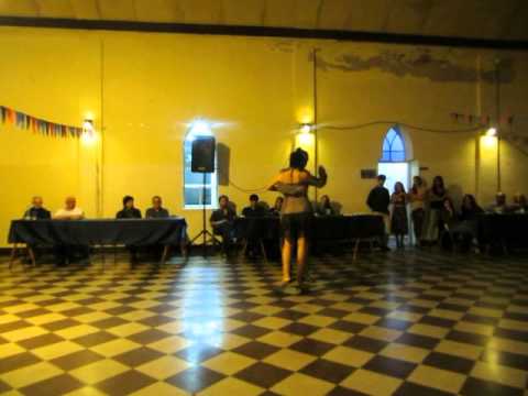 Mario Gavito y Alejandra Moreira bailando en la Milonga Pompeya Mar del Plata