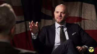 The Habit Loop explained by James Clear 🧠 Cue, Craving, Reward, Response | Atomic Habits