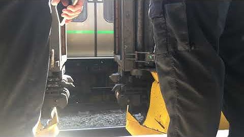 Class 158 having coupling issues at westbury