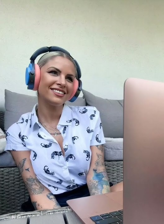 DJ VIKTORIA ‎METZKER‬‎