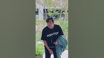 Thumbnail of The natural acting 😂 @hichelsa #kimseonho #shorts