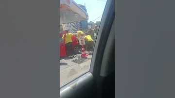 موظفو محطة بنزين يعتدون بالضرب على أحد المواطنين في لبنان 