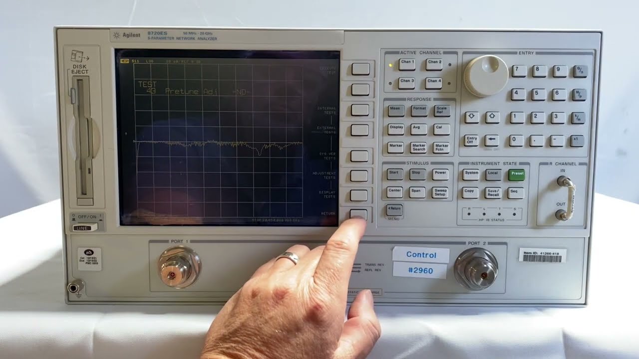 Agilent 8720 ES S-Parameter Network Analyzer (A# 74132) - YouTube