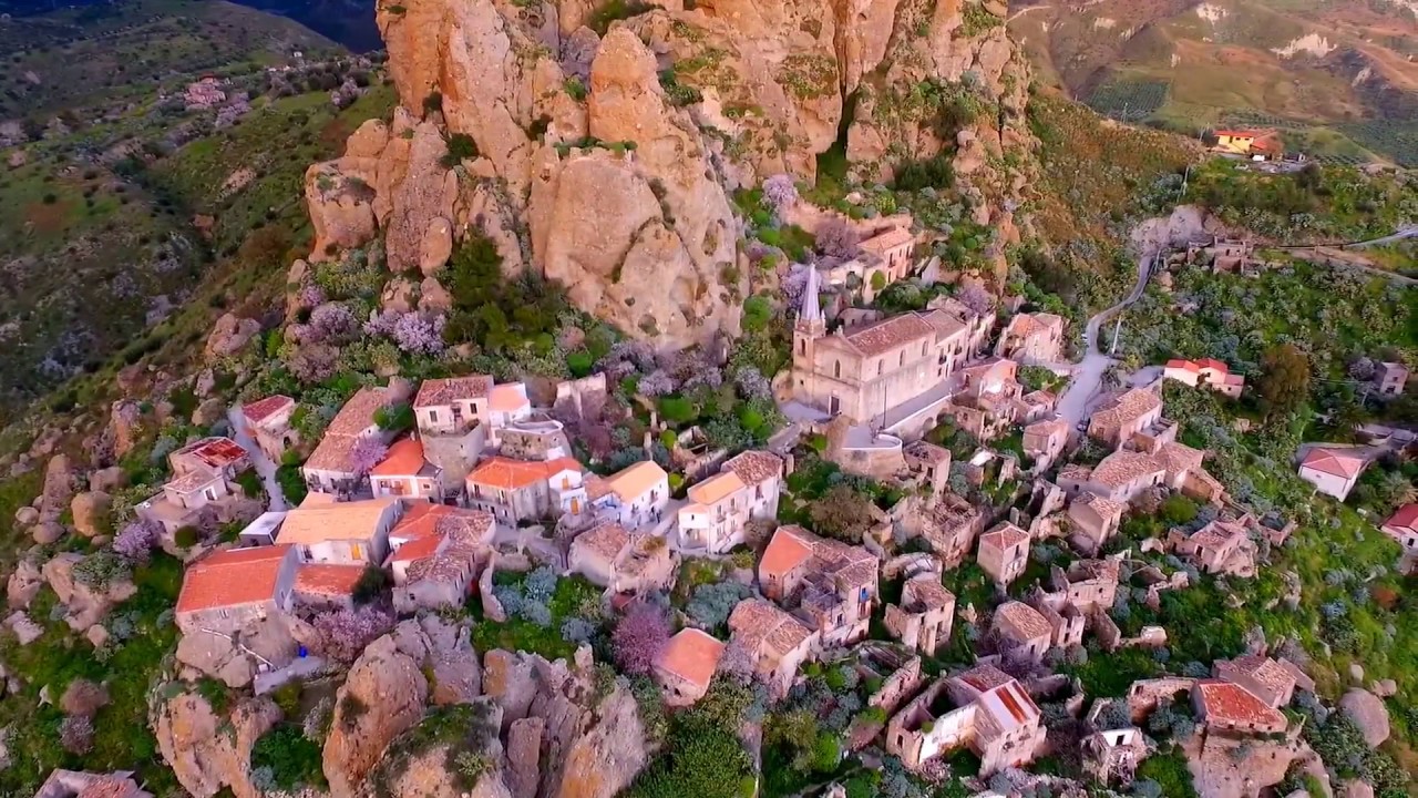 Pentedattilo (RC) Calabria Italia 🇮🇹 Vista drone 🛩 By Antonio Lobello uGesaru