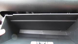 ソリオマイルドハイブリッドMA36Sのグローブボックスの外し方