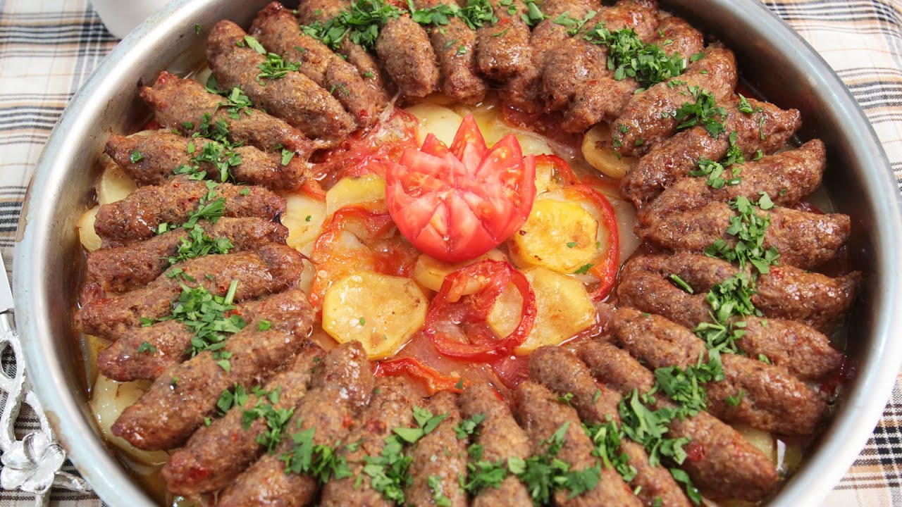 صينية الكفتة بالبرغل الرااااائعة أطعم والذ واسهل من كده مافي ابدا