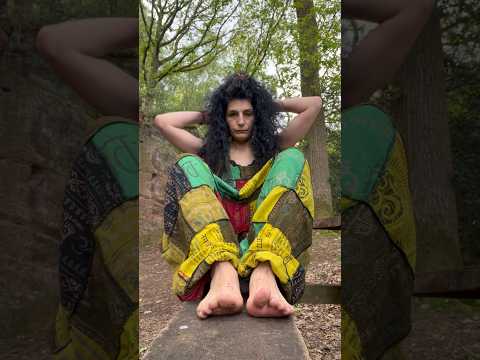Grounding stretching Kinver edge bench