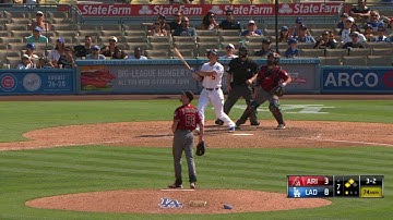 ARI@LAD: Seager belts a towering three-run homer