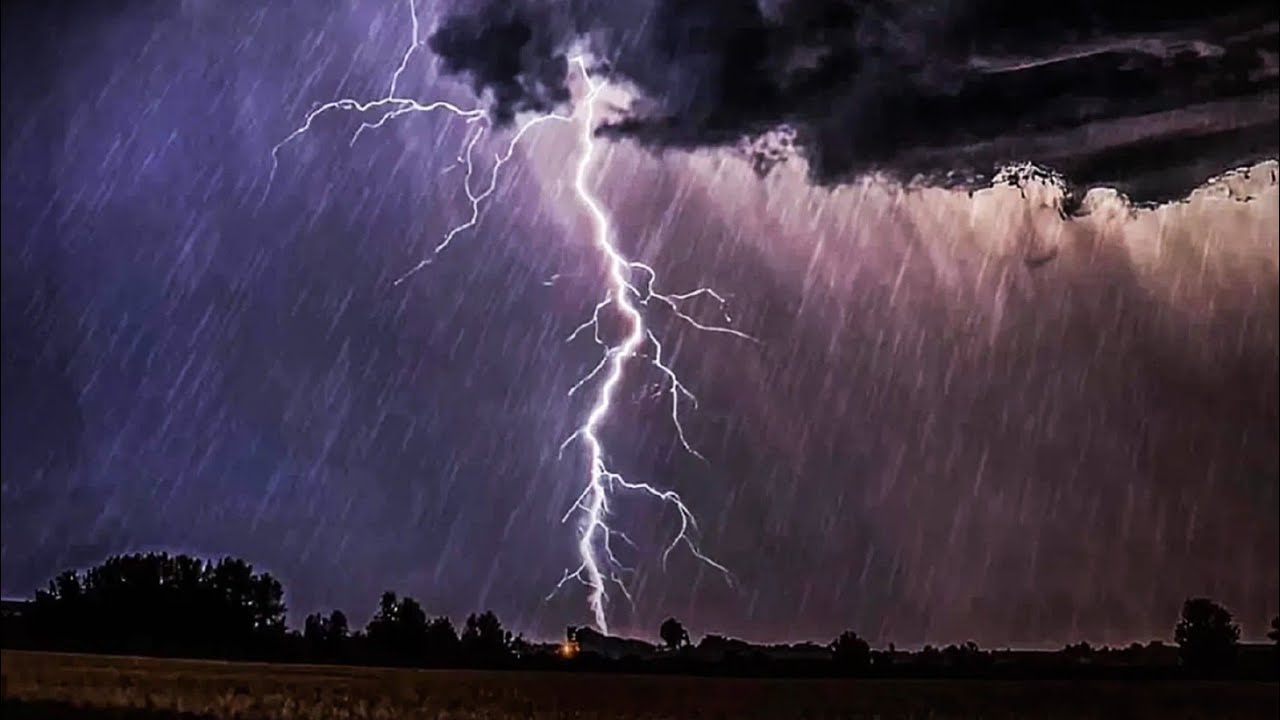 Rain and Thunder at Night – Relaxing Storm Sounds (1 Hour)