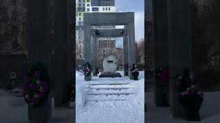 В Новосибирске сняли оцепление с памятника жертвам политических репрессий