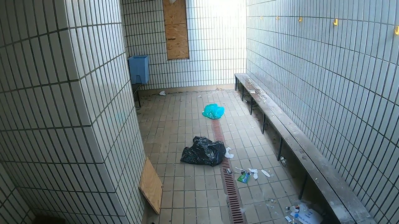 EXPLORING ABANDONED 
    SWIMMING BATHS