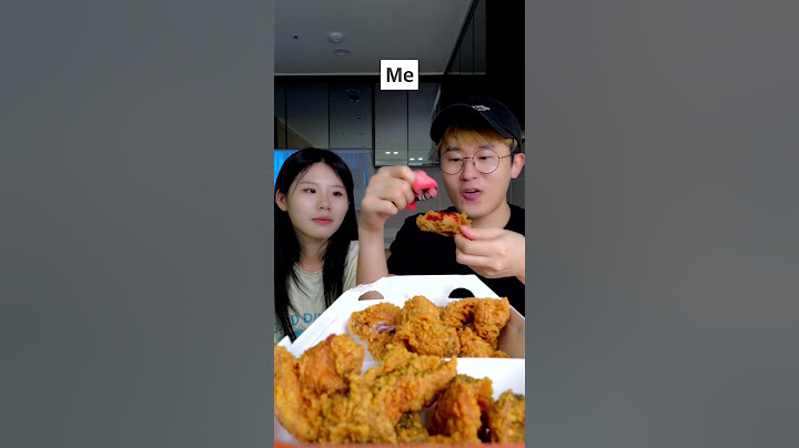 How to eat chicken with a girl