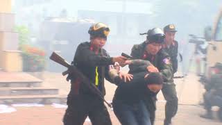 Cảnh sát cơ động diễn tập khu vực phòng thủ thành phố Từ Sơn, tỉnh Bắc Ninh screenshot 4