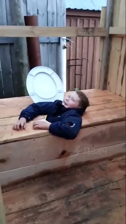 Сынок застрял в туалете #shorts