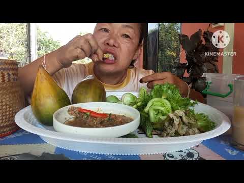 กินข้าวจ้าลาบปลาผักสดผักลวกอร่อยๆ