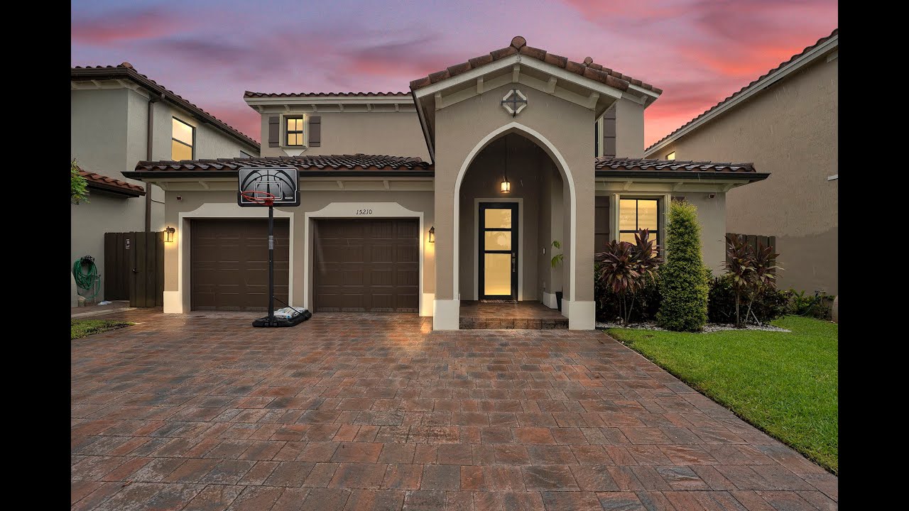 🚨 Miami Pool Home For Sale 780,000. 15210 SW 173rd LN Miami,FL 33187