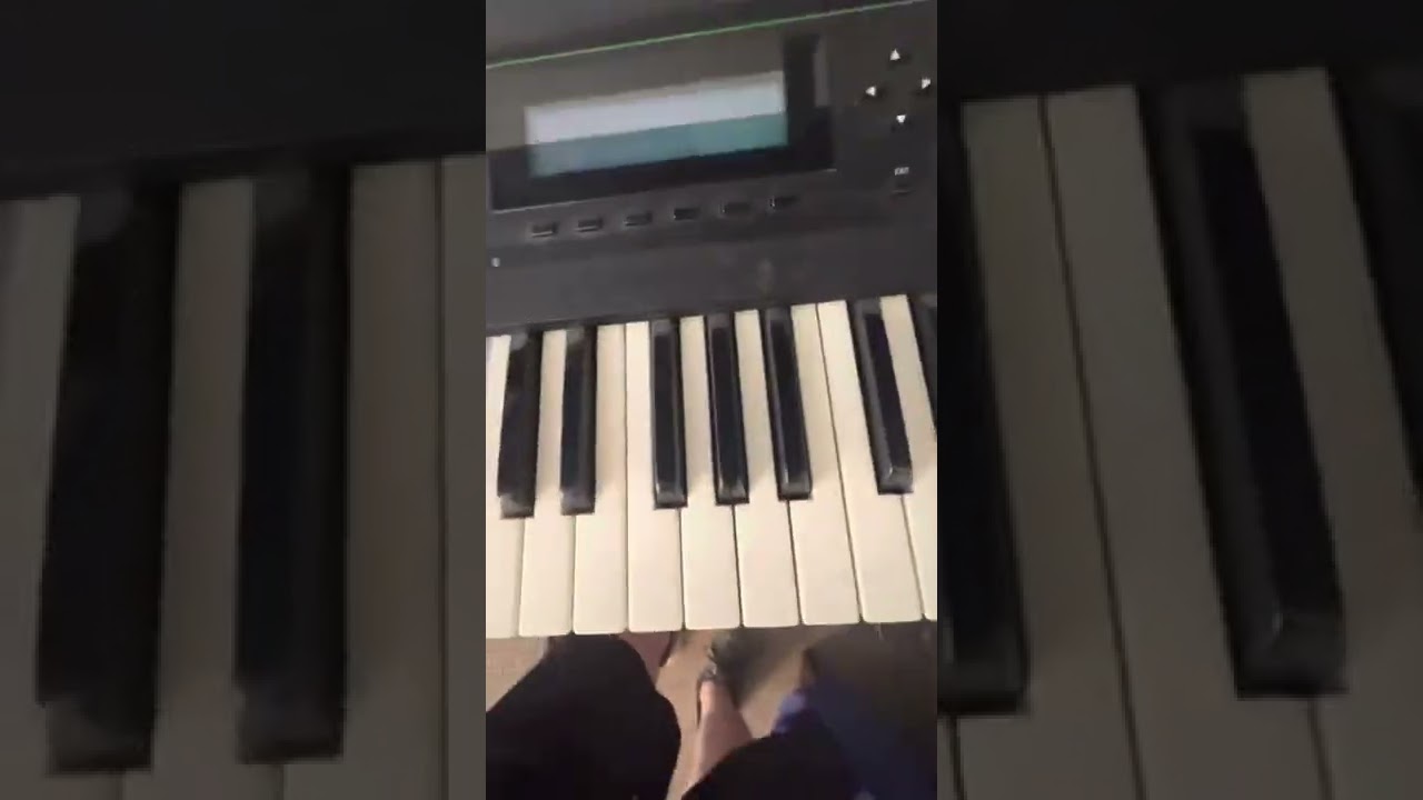 Kurzweil k2000 modern keys de que está echo