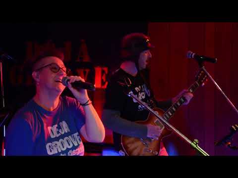 Deja Groove covering "Love will keep us together" by Captain and Tennille
