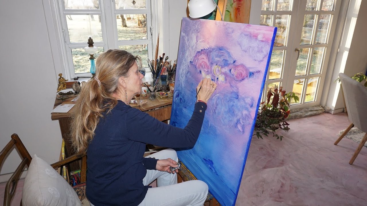 Bag Facaden i Stavreby. Billedkunstner Sonja Lucien.