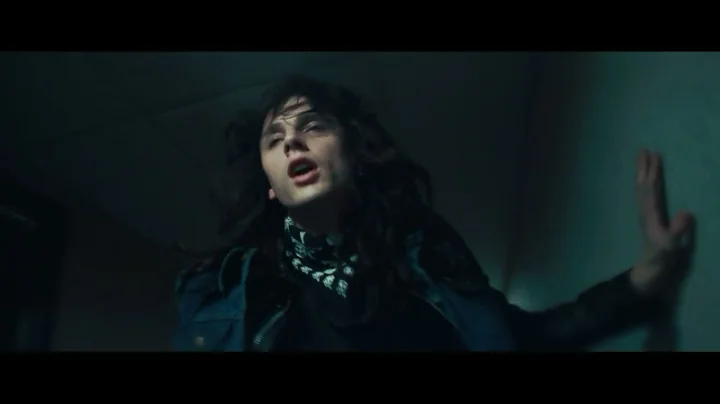 Machine Gun kelly scene in The Dirt (2019)