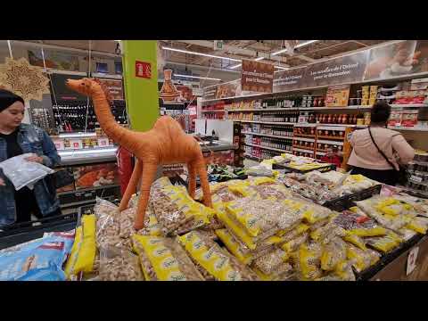 Товары во французских магазинов специально для Ромадана .
