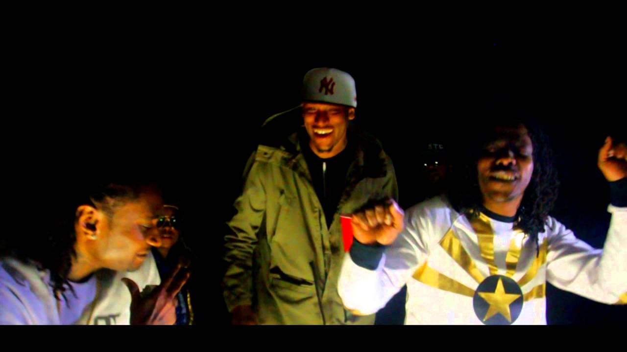 2Hott Ft. Hella Barz - Spotlight (Dir. By Kapomob Films)