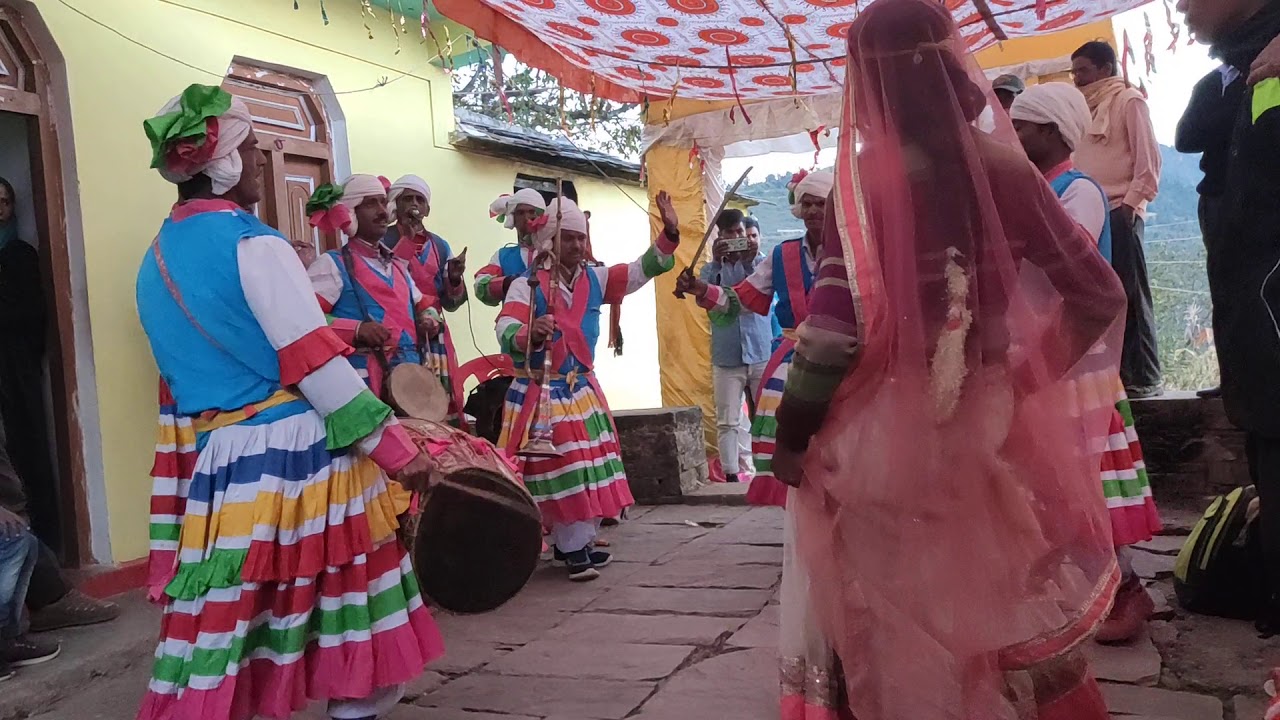 Choliya छोलिया नृत्य पहाड़ मुस्कुराया.....लोकरंगों के संग