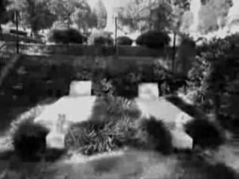 Duane Allman and Berry Oakley Graves at Rose Hill ...