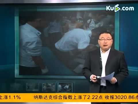 上海街头老人倒地无人敢扶引老外大骂