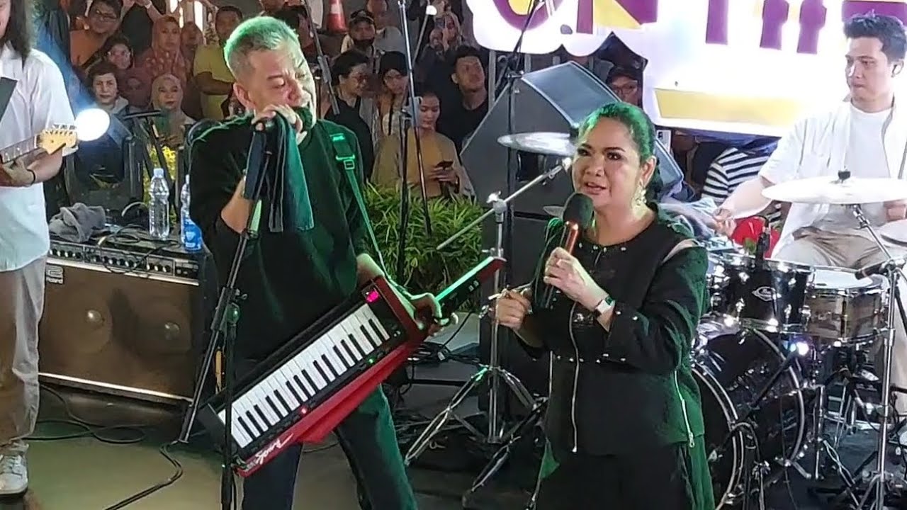 Fariz RM & Vina Panduwinata - Sungguh , live at Java Jazz On The Move , Sarinah Thamrin 19 mei 2023
