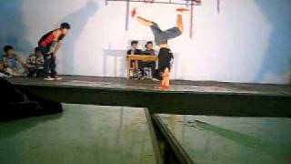 [APO 2011] bboy six vs bboy xi park1