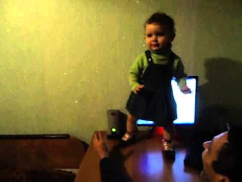 პატარა ანგელოზის უსაყვარლესი ცეკვა