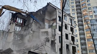 Снос выселенной пятиэтажки серии 1605-АМ/5 на улице Ярцевская 31 к.6