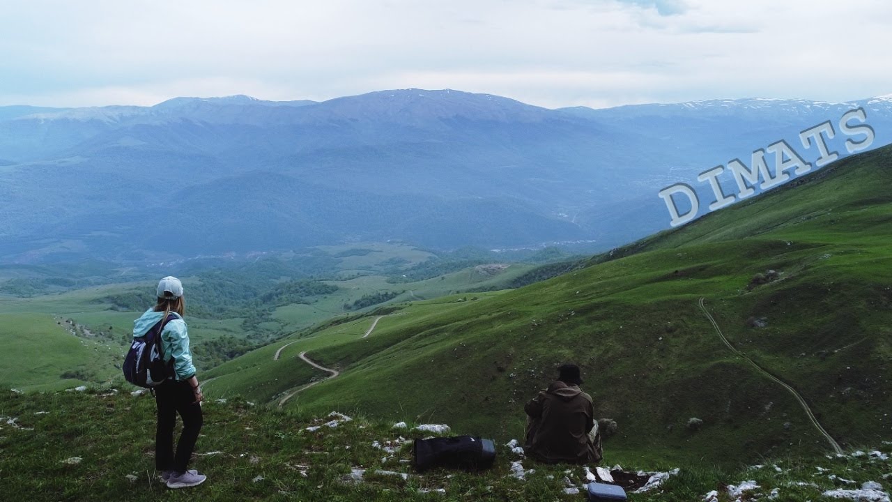 Гора сторожа. Димац гора Армения Тавуш. Поход в горы. Туристы в горах. Монастырь в горах.