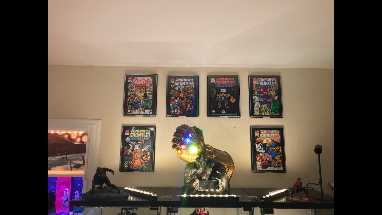 Beast Kingdom Infinity Gauntlet Statue w/ 1991 Comic Series Display