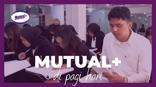 Pelamar, Ucil dan para karyawan sibuk kerja Pelamar, Ucil dan para karyawan sibuk kerja