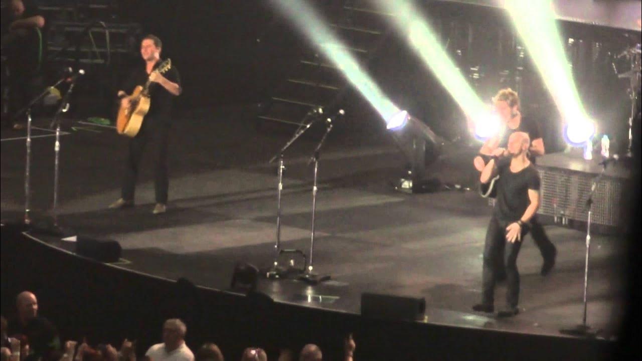 Nickelback and Chris Daughtry- Rockstar (Live At The NIA- 2/10/12) Nickelback and Chris Daughtry- Rockstar (Live At The NIA- 2/10/12)