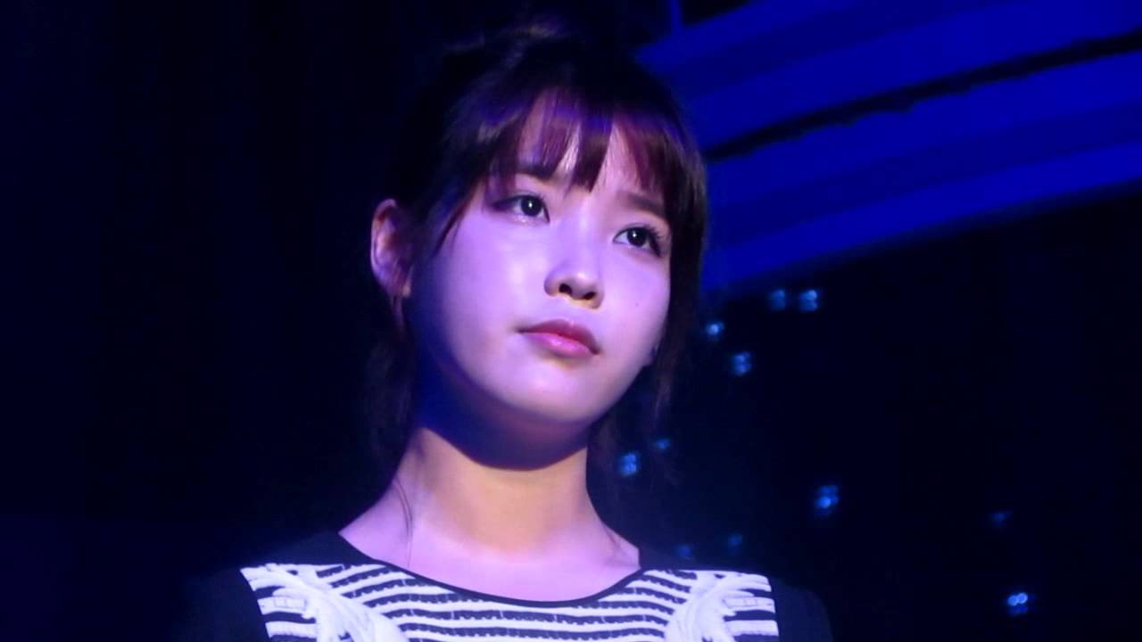 [SK 텔레콤 T콘서트 Play] 아이유(IU) - 첫 이별 그날 밤