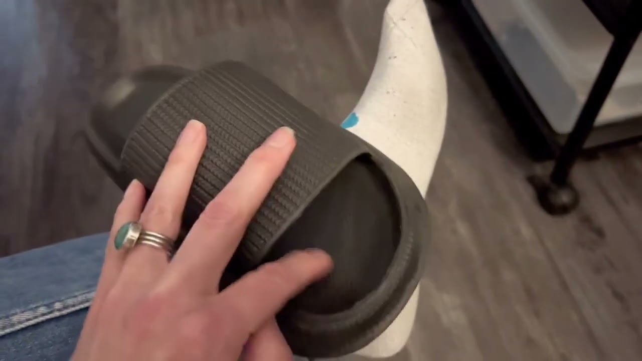 Review of TheCloudies Cloud Slippers for Men Women