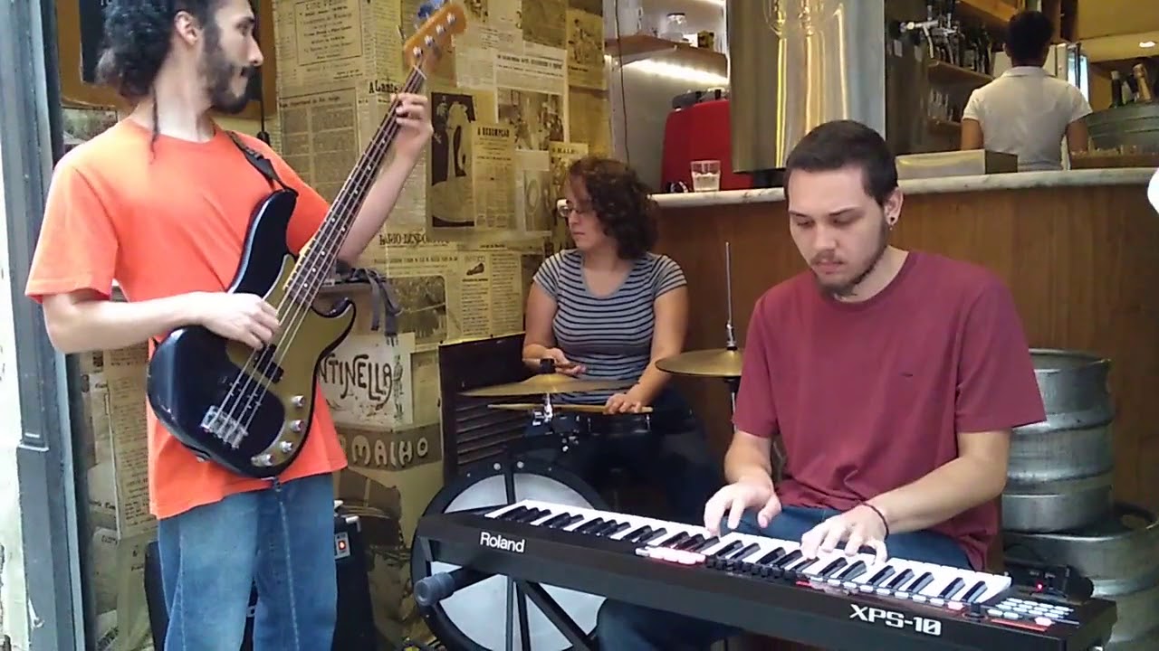 Autumn Leaves (improvisos) - Beira Trio. Pearl Compact traveler drumset