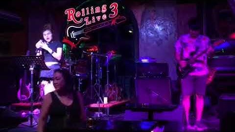 Thai band at Rolling 3 bar in Pattaya Thailand from Localguy8