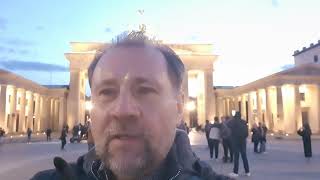 Остановите войну! - голос каменных коллонад в Берлине. Парижская площадь